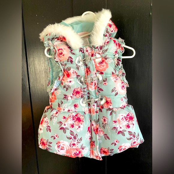 Little Lass Other - Little Lass Puffer vest hooded with faux fur trim for girls size 4T
